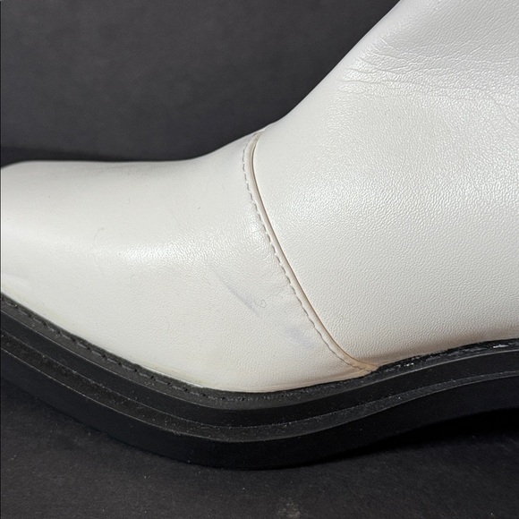 White and Black Western Boots - Picture 10 of 12